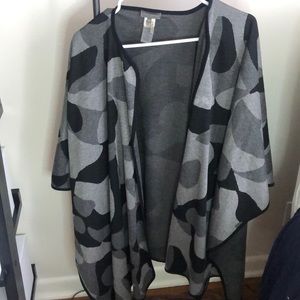 Vince Camuto Grey and Black Camo Wrap